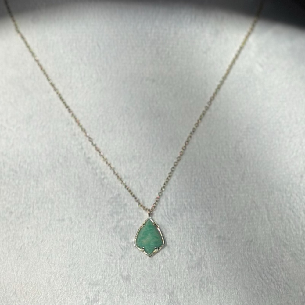 Kendra Scott Green Stone Pendant Necklace
